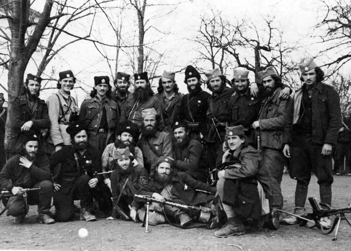 18-Kalabic-sa-grupom-oficira-1536x999