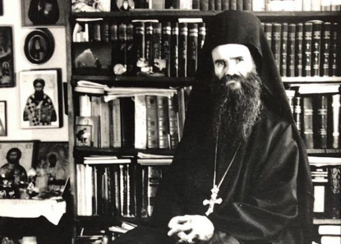 Arimandrit_Amfilohije-Radovic_mala-774x696