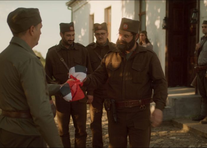 Djeneral-predaja-zastave-1536x810