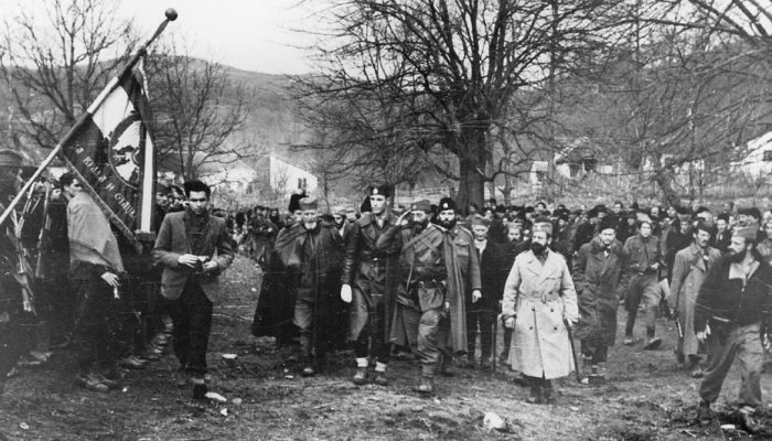 General_Mihailovic_dolazi_na_Svetosavski_kongres_1944