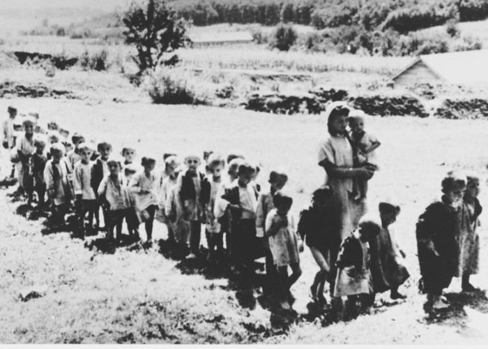 diana-sa-decom-logor-jasenovac-1-united-states-holocoust-memorial-museum-washington-830x553