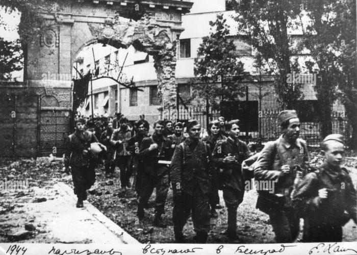 srpskohrvatski-partizani-ulaze-u-beograd-oktobra-1944-1944-unknown-40-partizani-ulaze-u-beograd-P2CNHH