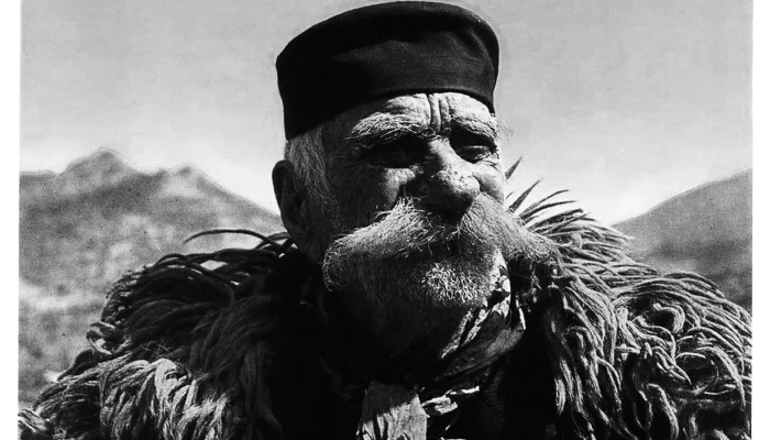 stari-crnogorac-sa-durmitora-u-kodžuhu-v0-7zw4pvkya1wa1